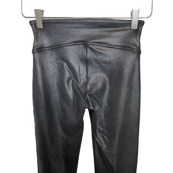 Spanx Faux Leather Reptile Leggings Wide Waistband Grey/Black Size XS - Picture 3 of 9